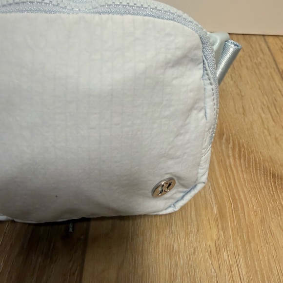 lululemon Light Blue Mist Crossbody Belt Bag - Picture 4 of 16